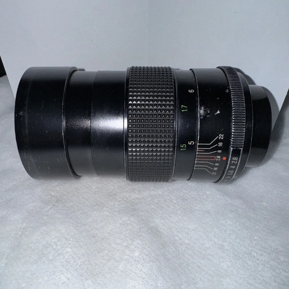 Vivitar 135mm f2.8 Auto Telephoto Lens‎ 28637209